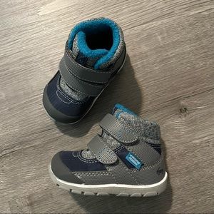 See Kai Run Atlas Waterproof boots Size 5